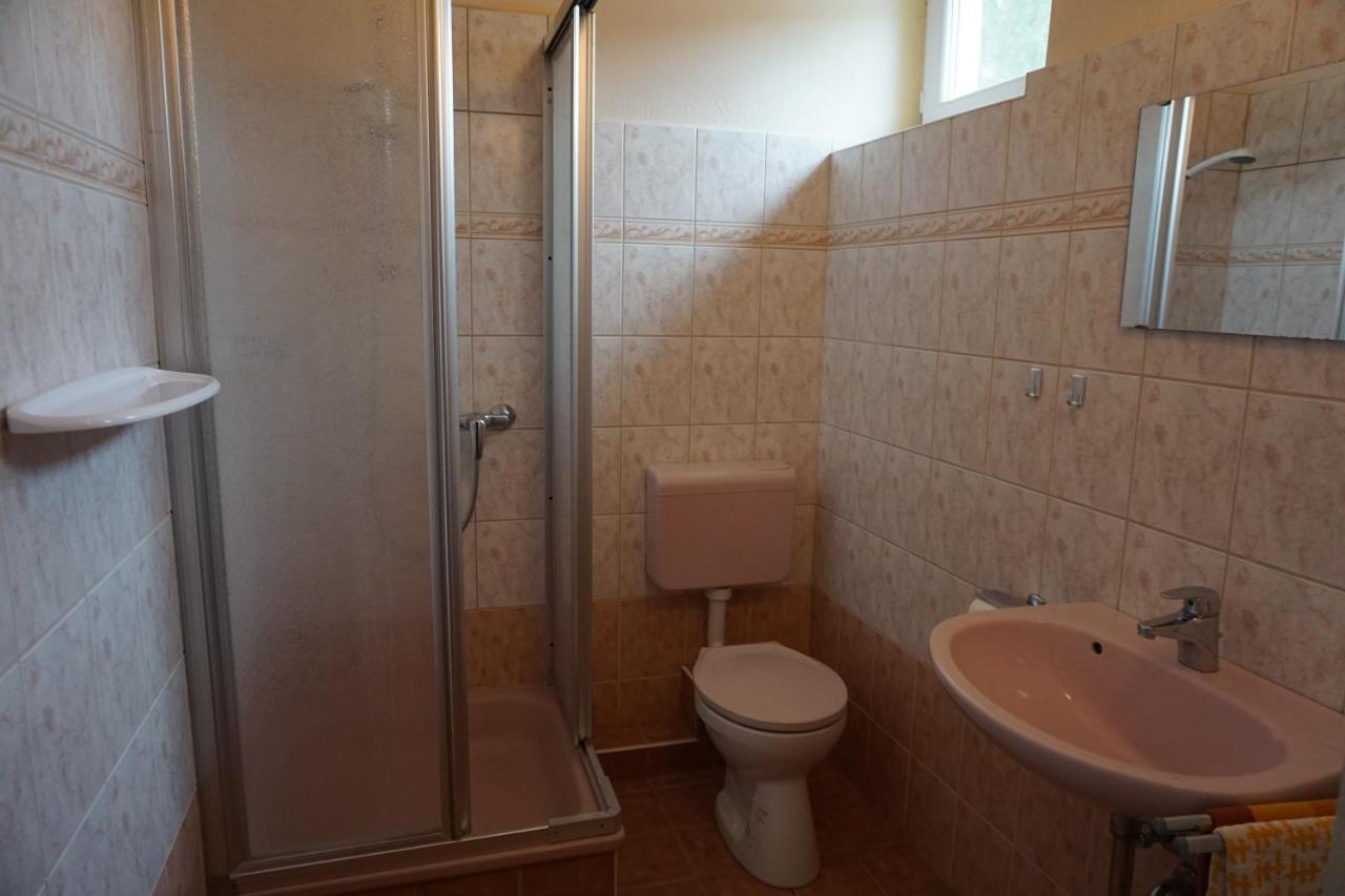 Grosses Ferienhaus Plattensee Balaton - Nyaralo Haz 6 Szobaval, 5 Fuerdoszobaval, 3000 Nm Daire Szolad Dış mekan fotoğraf