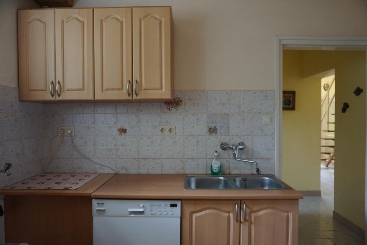 Grosses Ferienhaus Plattensee Balaton - Nyaralo Haz 6 Szobaval, 5 Fuerdoszobaval, 3000 Nm Daire Szolad Dış mekan fotoğraf