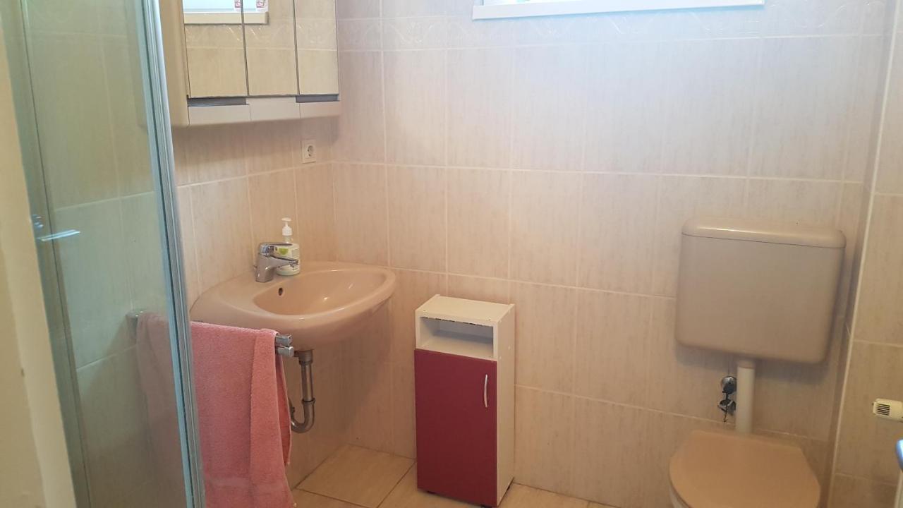Grosses Ferienhaus Plattensee Balaton - Nyaralo Haz 6 Szobaval, 5 Fuerdoszobaval, 3000 Nm Daire Szolad Dış mekan fotoğraf