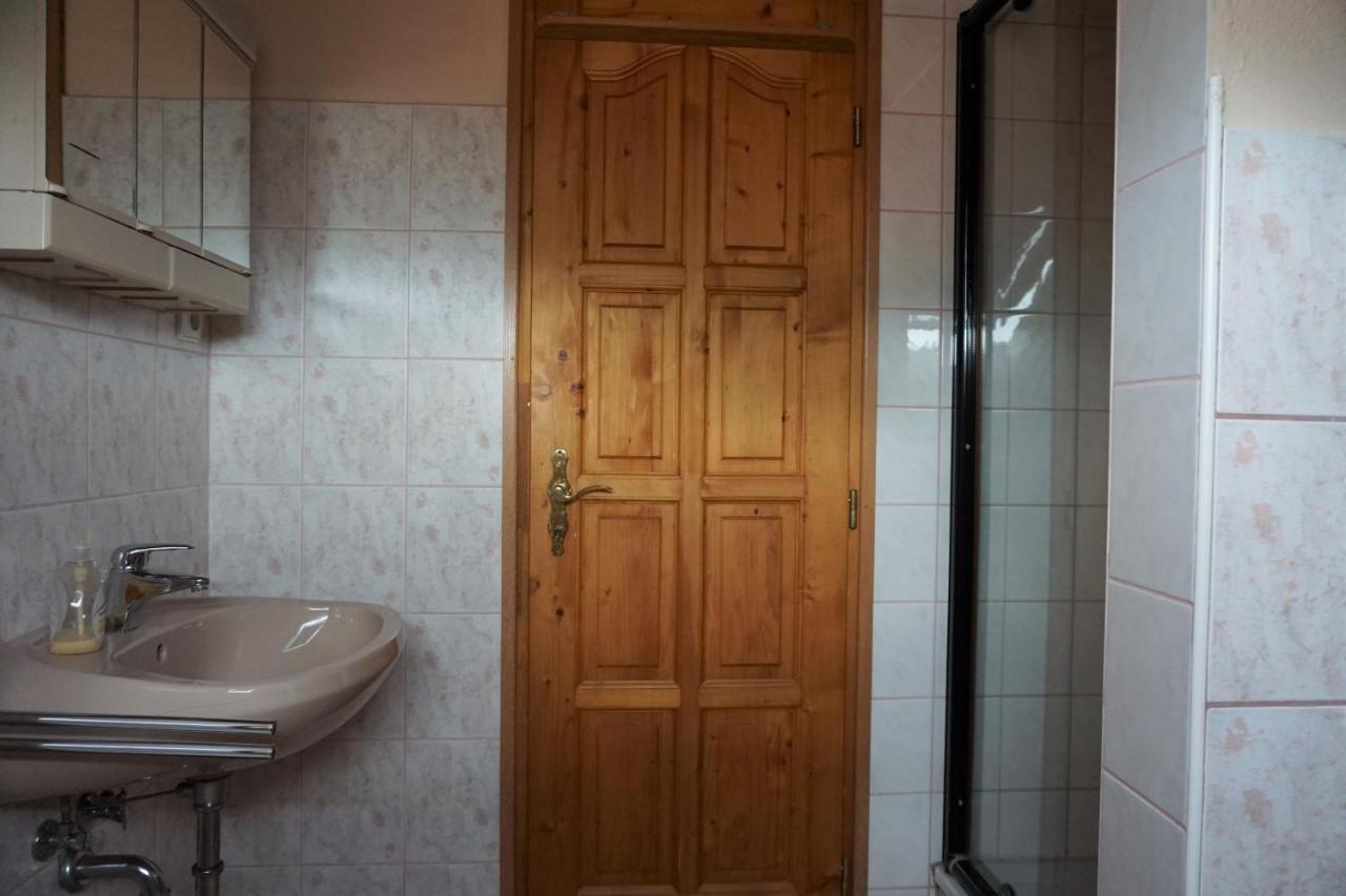 Grosses Ferienhaus Plattensee Balaton - Nyaralo Haz 6 Szobaval, 5 Fuerdoszobaval, 3000 Nm Daire Szolad Dış mekan fotoğraf
