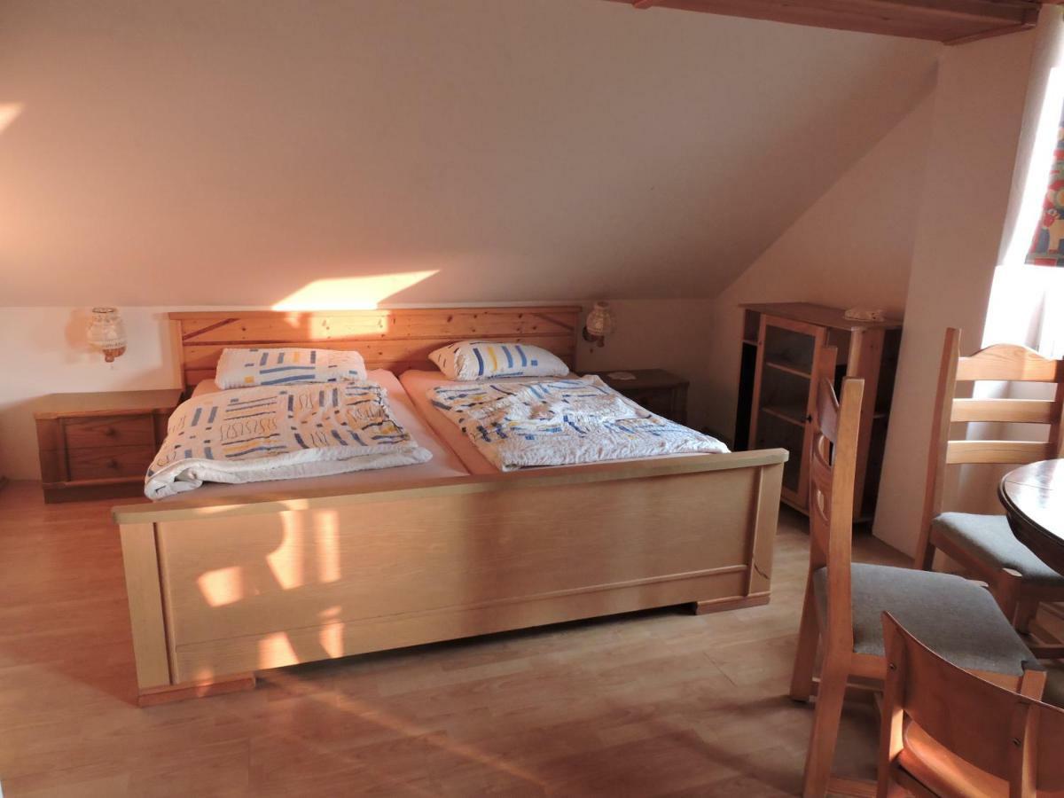 Grosses Ferienhaus Plattensee Balaton - Nyaralo Haz 6 Szobaval, 5 Fuerdoszobaval, 3000 Nm Daire Szolad Dış mekan fotoğraf